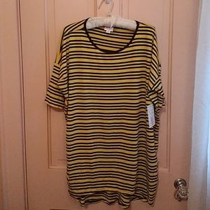Lularoe Irma Size medium short sleeve tunic